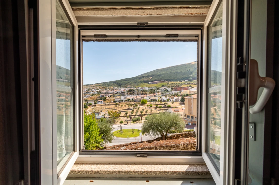 Moradia T4 para Venda em Torre de Moncorvo Foto 14