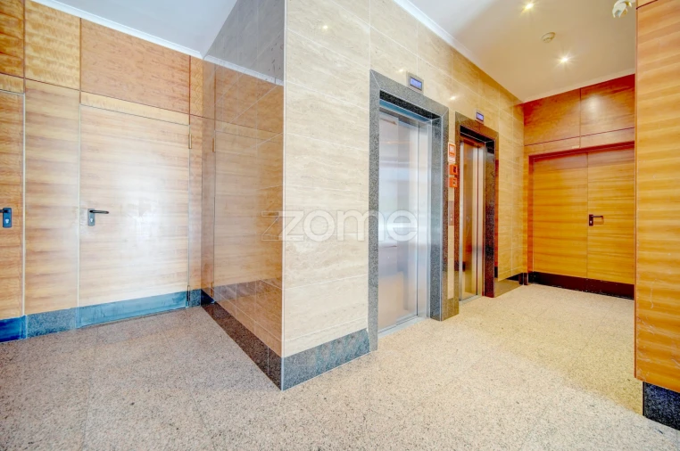 Apartamento T2 para Arrendamento em Alvalade Foto 18