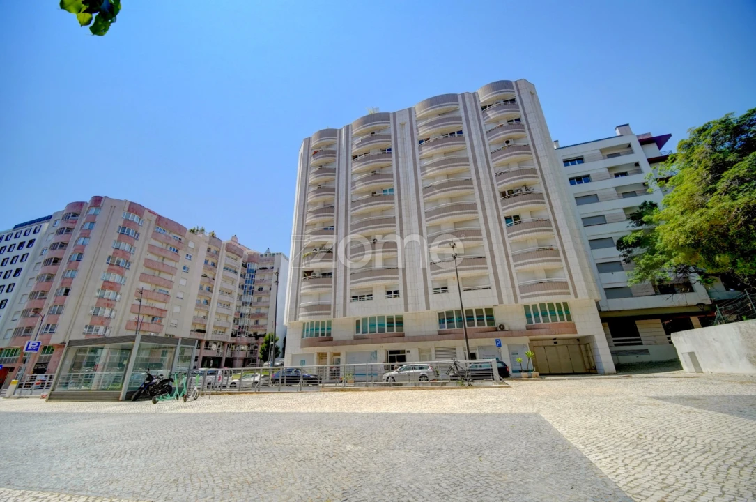 Apartamento T2 para Arrendamento em Alvalade Foto 20