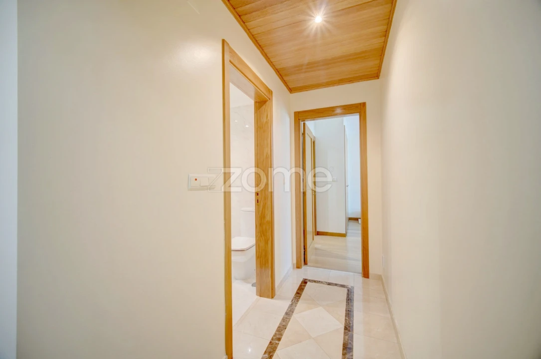 Apartamento T2 para Arrendamento em Alvalade Foto 14