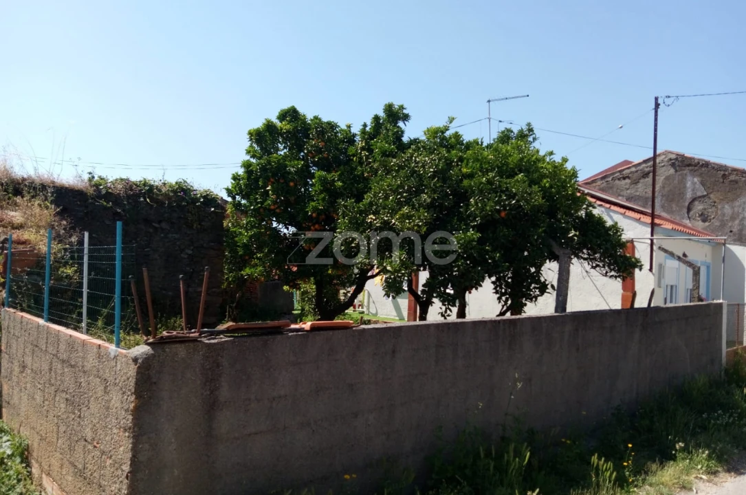 Moradia T3 para Venda em Casais e Alviobeira Foto 3