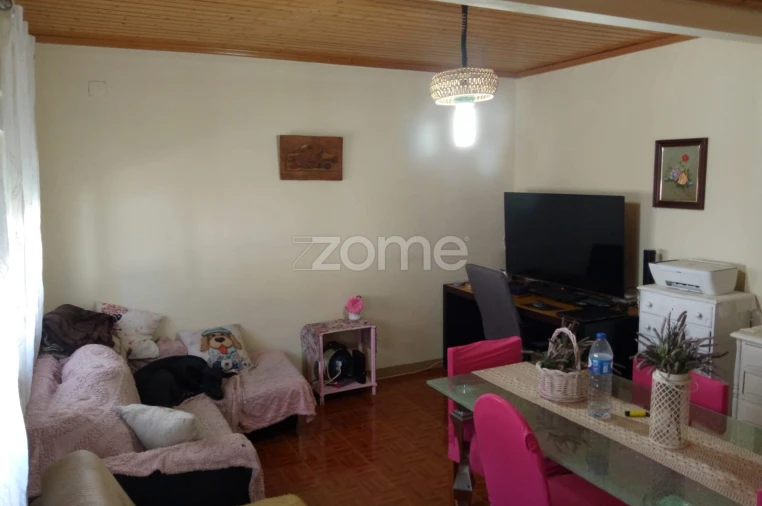 Moradia T3 para Venda em Casais e Alviobeira Foto 6