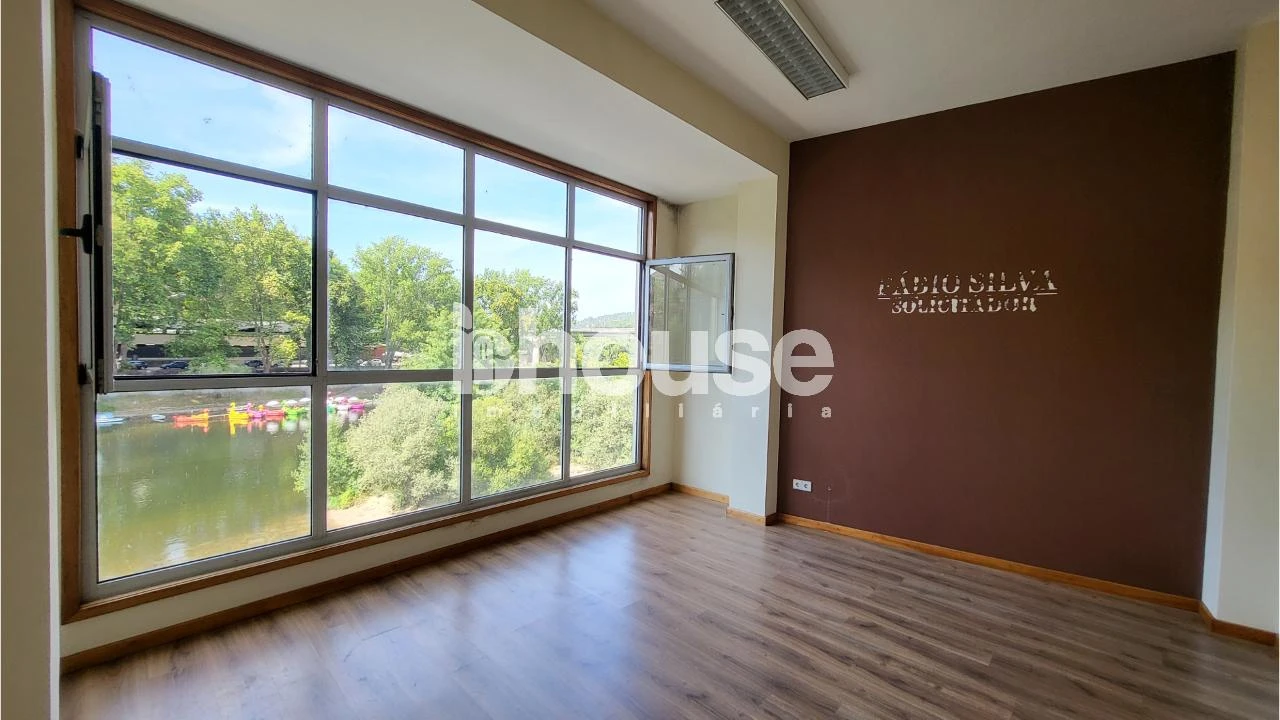 Negócio para Arrendamento em Amarante (São Gonçalo), Madalena, Cepelos e Gatão Foto 2