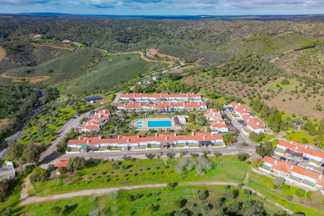 Moradia T3 para Venda em Santa Maria do Castelo e Santiago e Santa Susana Foto 2