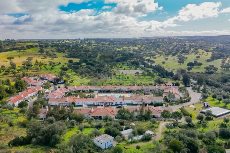 Moradia T3 para Venda em Santa Maria do Castelo e Santiago e Santa Susana Foto 6