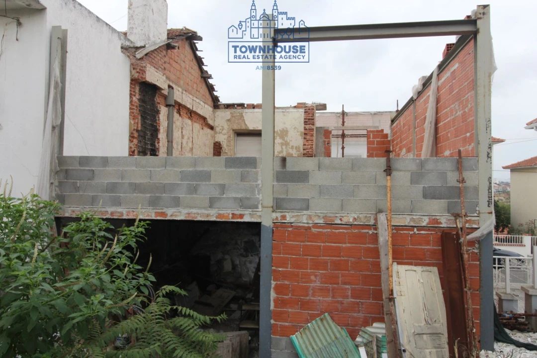 Moradia T4 para Venda em Campolide Foto 11