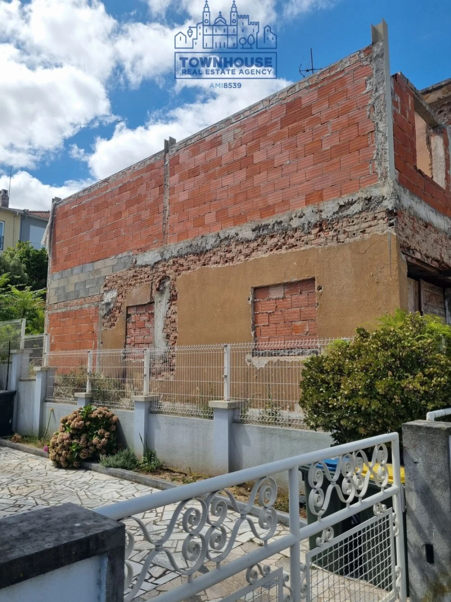 Moradia T4 para Venda em Campolide Foto 7