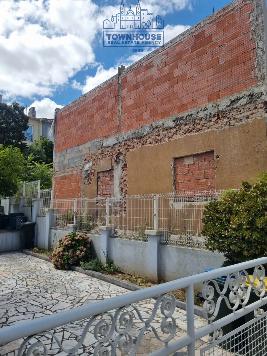 Moradia T4 para Venda em Campolide Foto 8