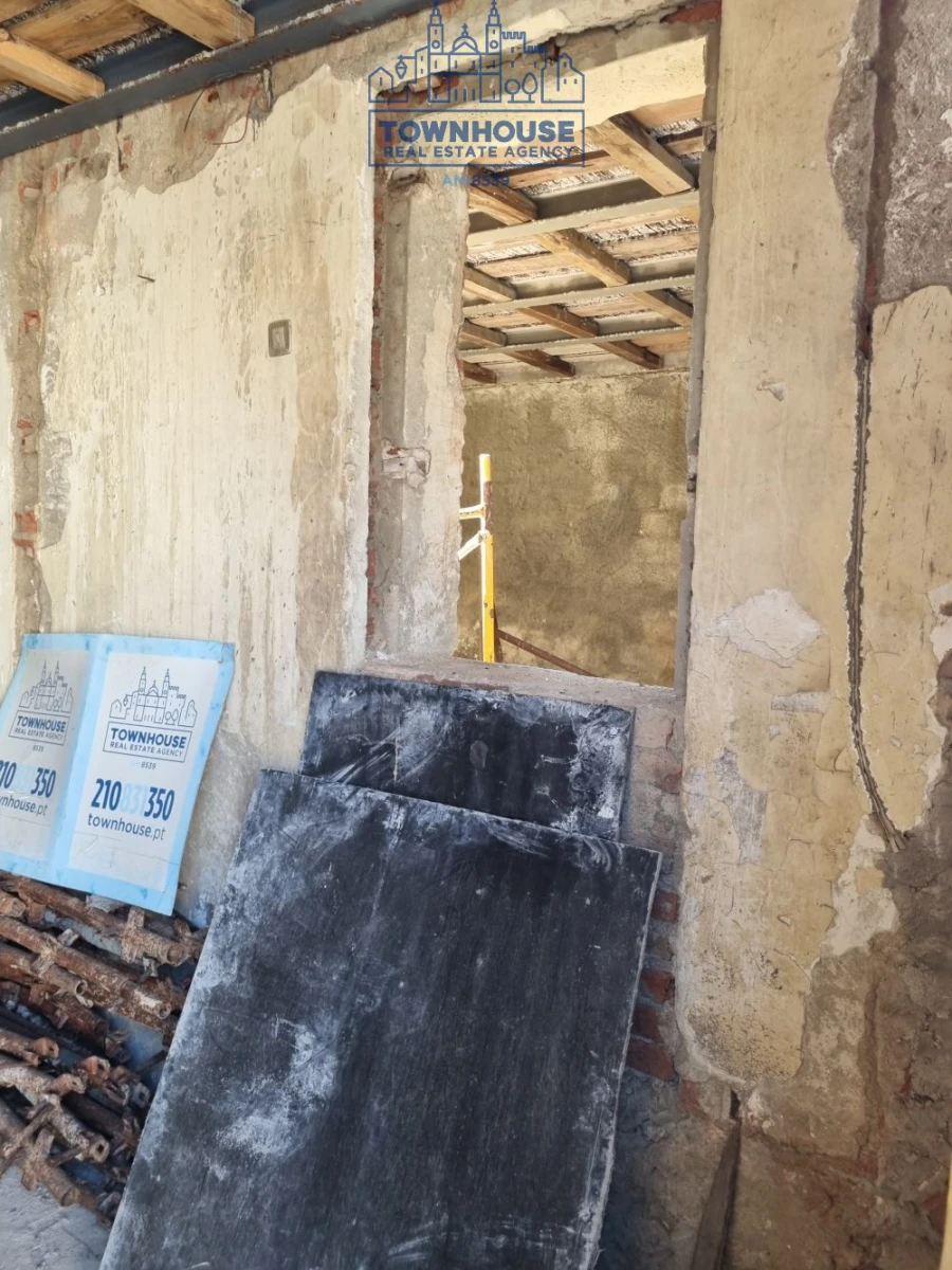 Moradia T4 para Venda em Campolide Foto 32