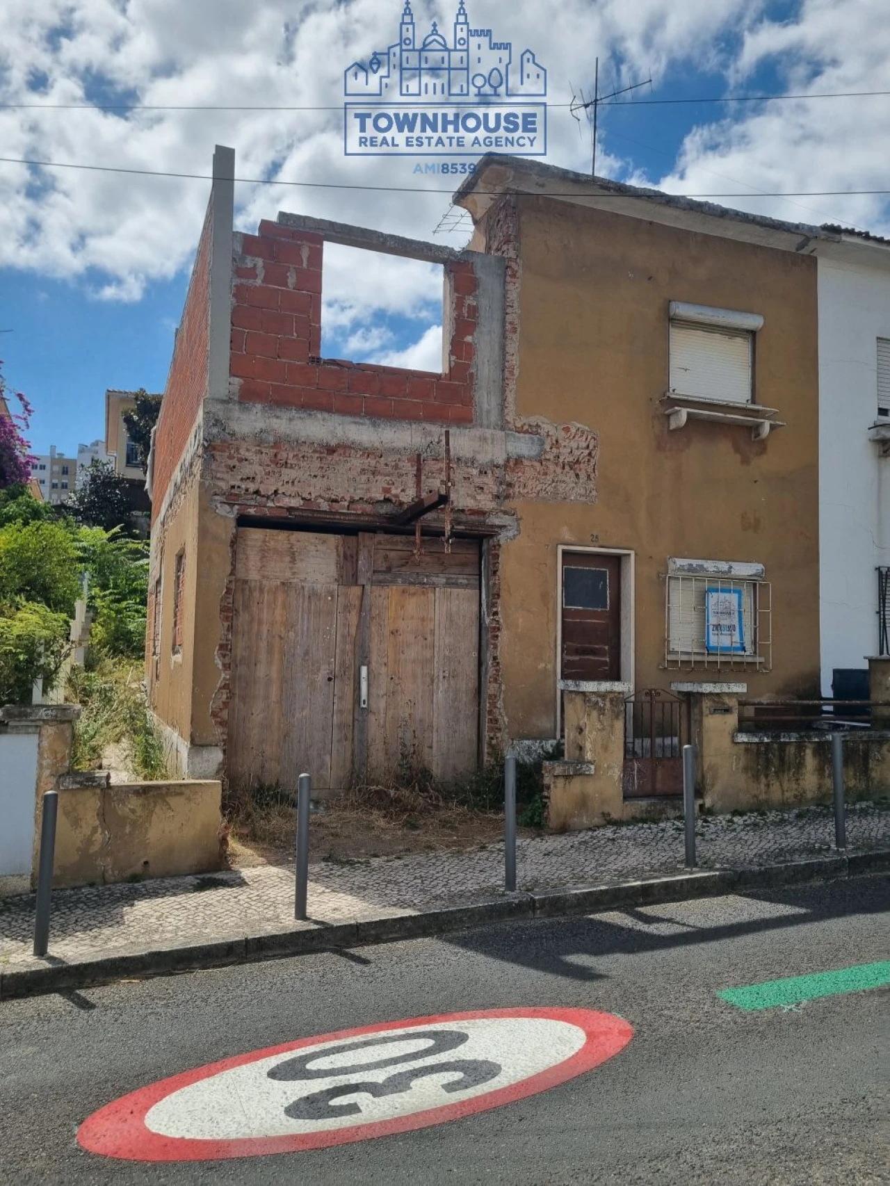 Moradia T4 para Venda em Campolide Foto 3