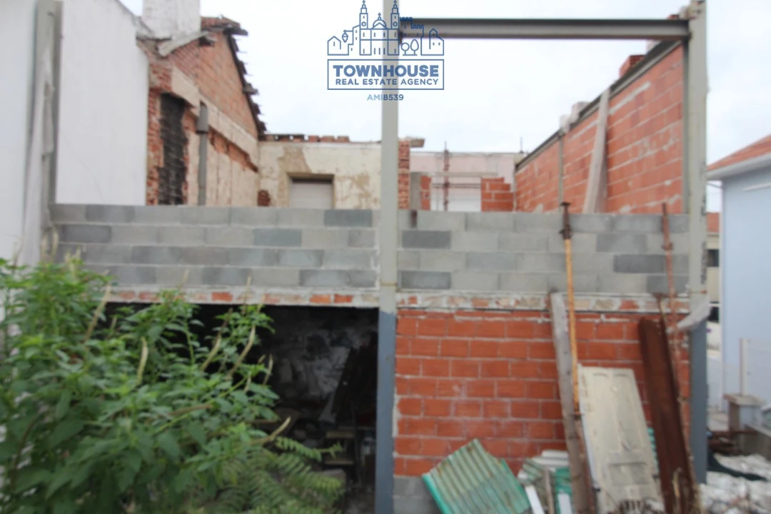 Moradia T4 para Venda em Campolide Foto 12