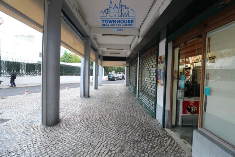 Loja para Trespasse em Pontinha e Famões Foto 2