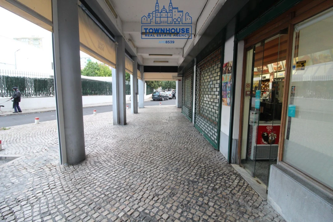 Loja para Trespasse em Pontinha e Famões Foto 5