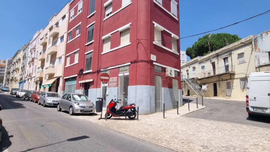 Loja para Arrendamento em Penha de França