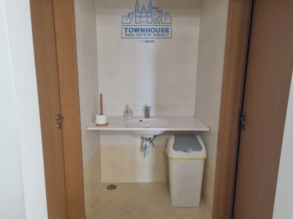 Loja para Arrendamento em Ajuda Foto 10