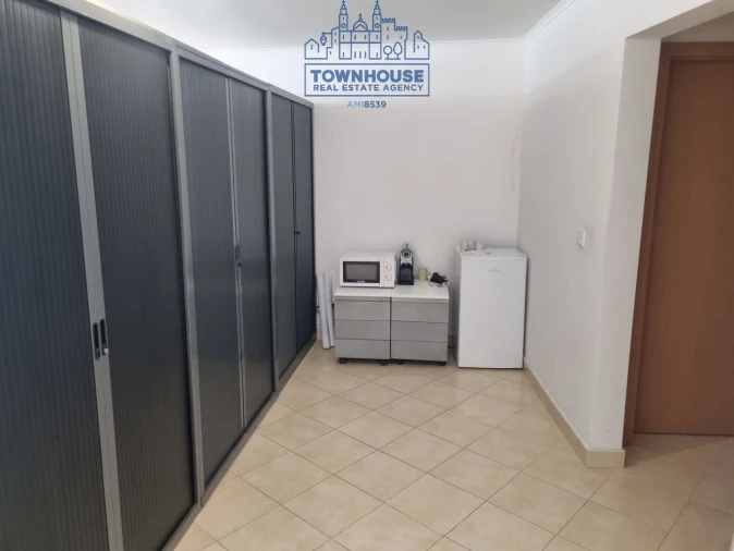 Loja para Arrendamento em Ajuda Foto 9