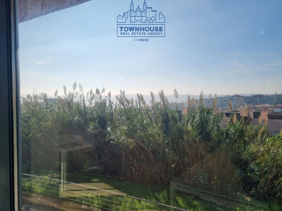 Loja para Arrendamento em Ajuda Foto 8