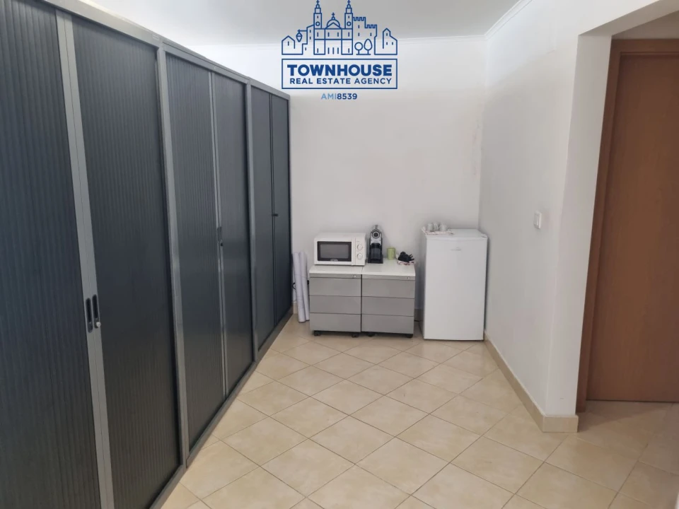 Loja para Arrendamento em Ajuda Foto 9