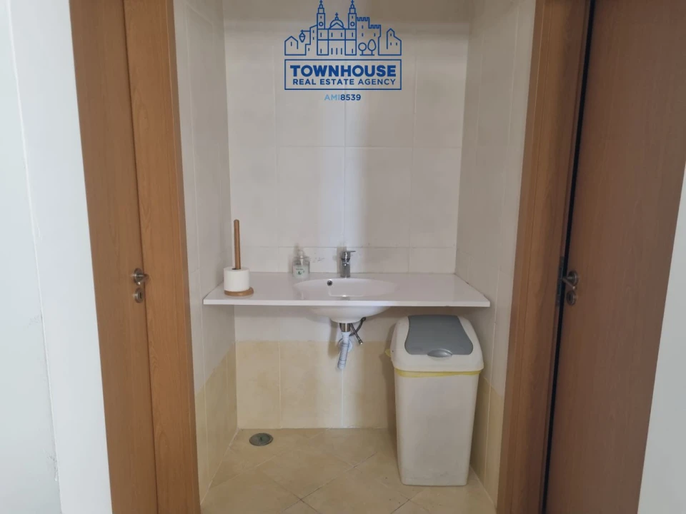 Loja para Arrendamento em Ajuda Foto 10