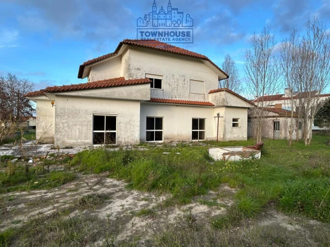 Moradia T5 para Venda em Sesimbra (Castelo)