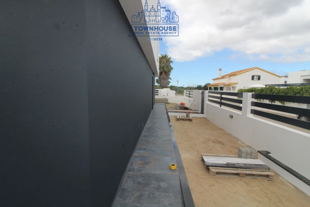 Moradia T4 para Venda em Azeitão (São Lourenço e São Simão) Foto 49