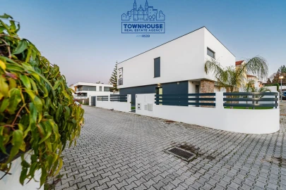 Moradia T4 para Venda em Azeitão (São Lourenço e São Simão)