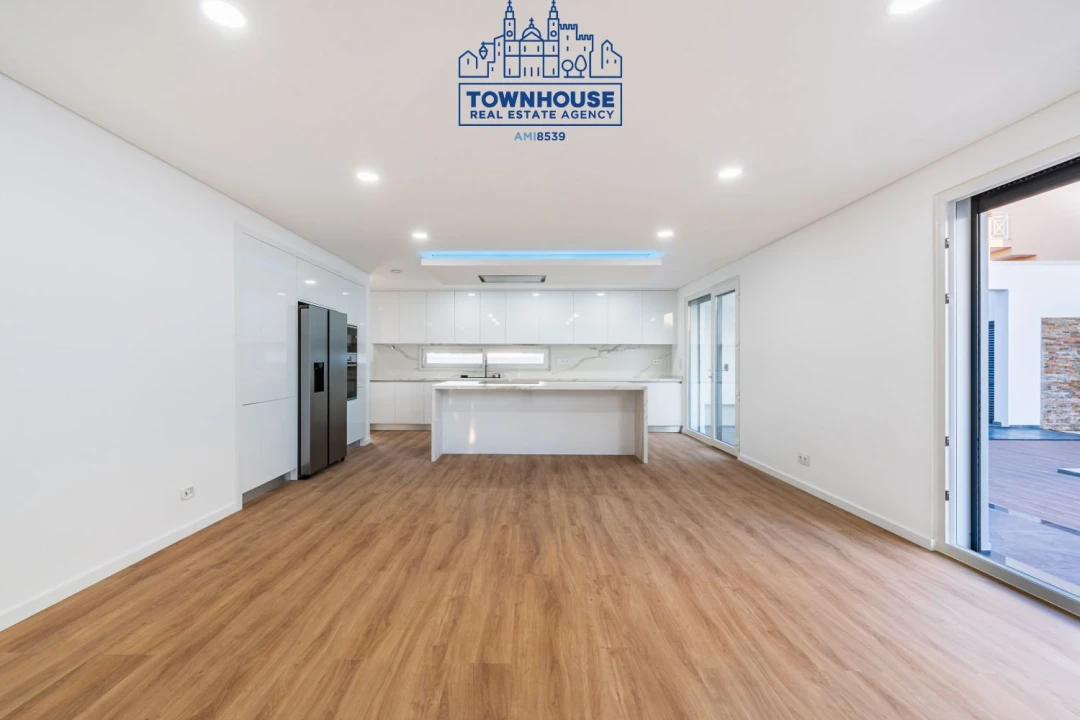 Moradia T4 para Venda em Azeitão (São Lourenço e São Simão) Foto 35