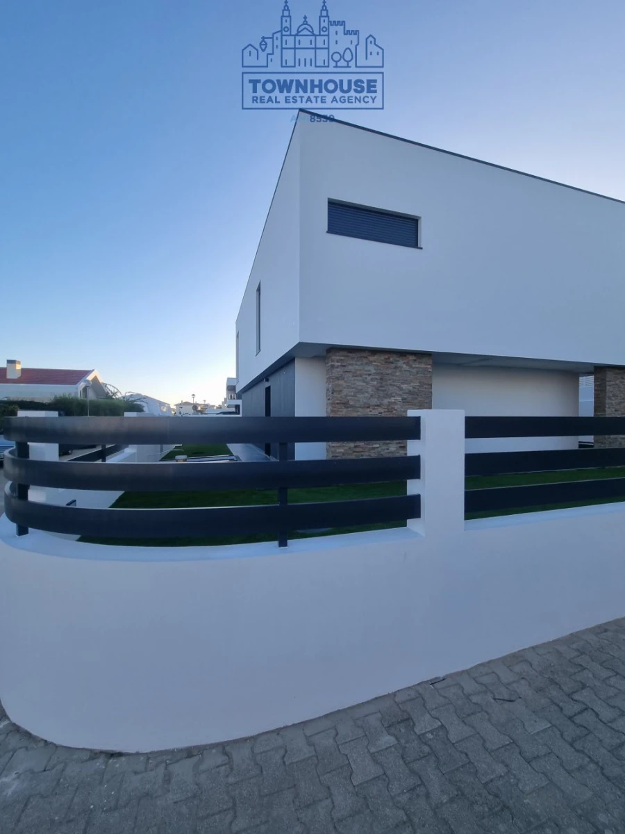 Moradia T4 para Venda em Azeitão (São Lourenço e São Simão) Foto 16