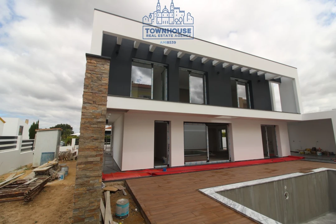 Moradia T4 para Venda em Azeitão (São Lourenço e São Simão) Foto 4