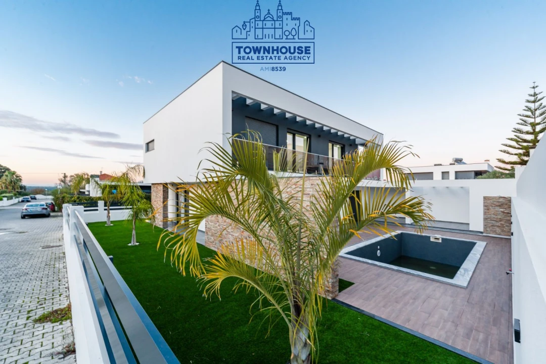 Moradia T4 para Venda em Azeitão (São Lourenço e São Simão) Foto 7