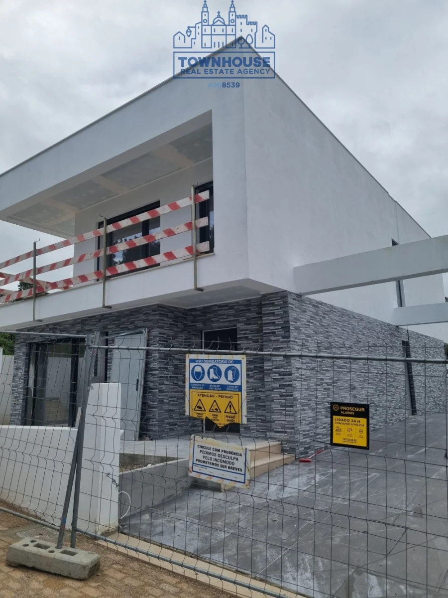 Moradia T4 para Venda em Charneca de Caparica e Sobreda Foto 8