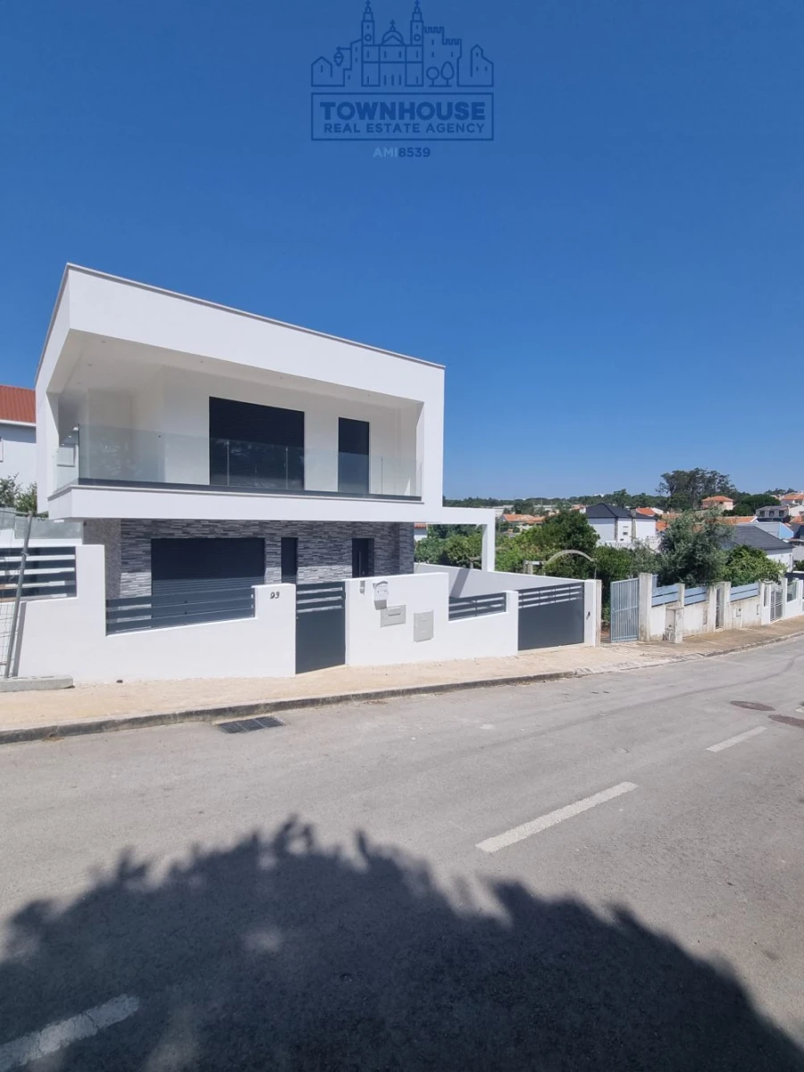 Moradia T4 para Venda em Charneca de Caparica e Sobreda Foto 2