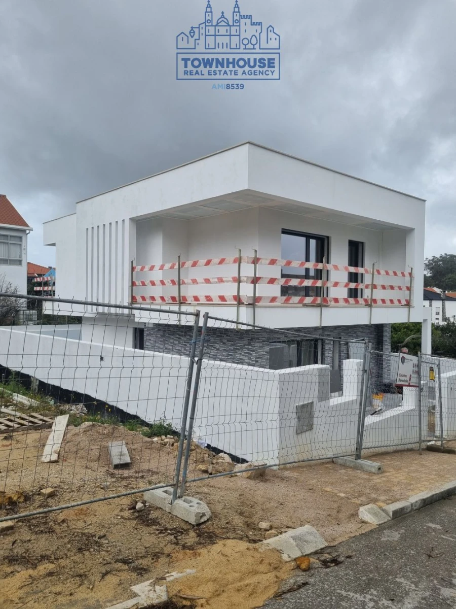 Moradia T4 para Venda em Charneca de Caparica e Sobreda Foto 6