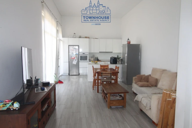 Moradia T2 para Venda em Charneca de Caparica e Sobreda