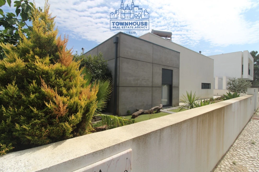 Moradia T2 para Venda em Charneca de Caparica e Sobreda Foto 5