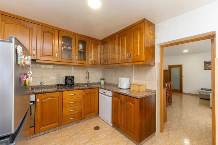 Moradia T3 para Venda em Paramos Foto 8