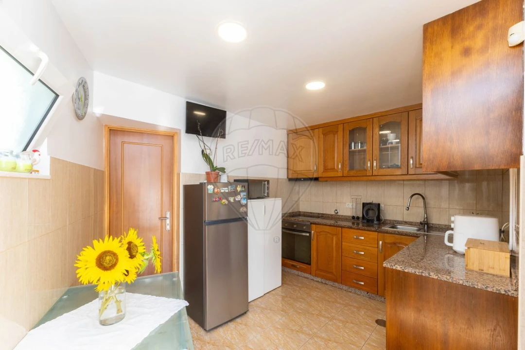 Moradia T3 para Venda em Paramos Foto 4