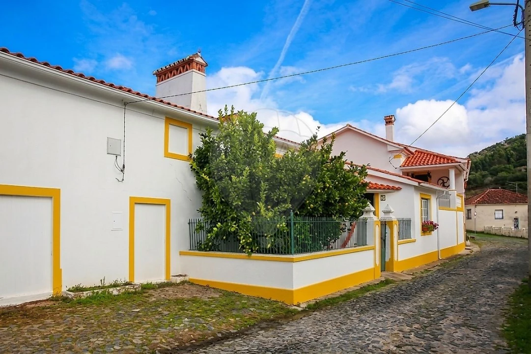 Moradia T7 para Venda em Santa Maria de Marvão Foto 1