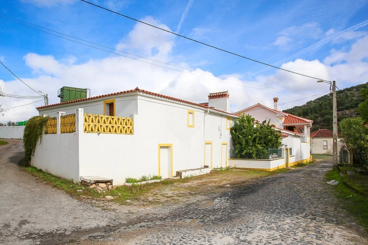 Moradia T7 para Venda em Santa Maria de Marvão Foto 2