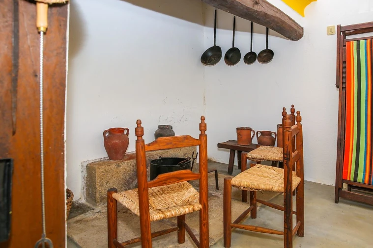 Moradia T7 para Venda em Santa Maria de Marvão Foto 22