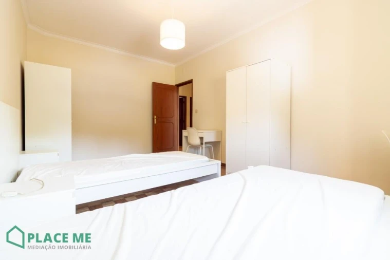 Apartamento T1 para Venda em Gualtar Foto 9
