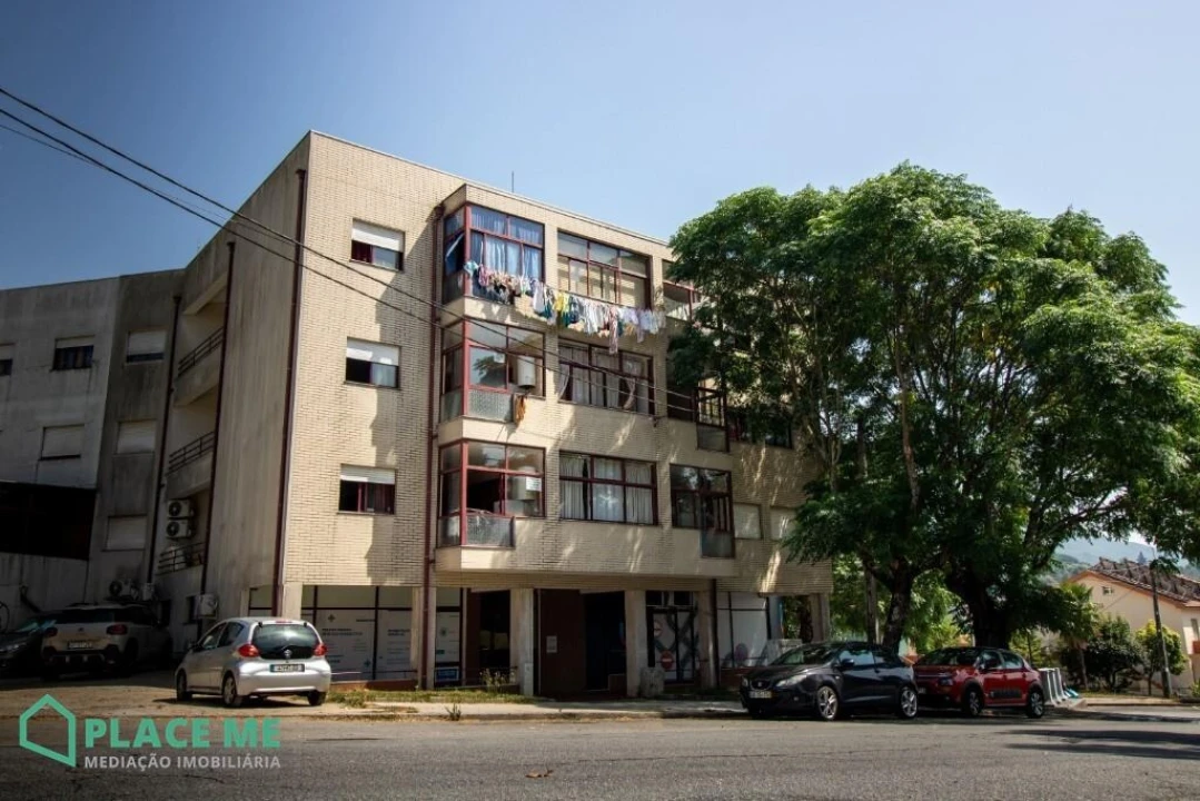 Apartamento T1 para Venda em Gualtar Foto 1