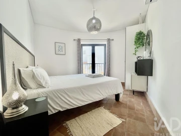 Moradia T9 para Venda em Lagos (São Sebastião e Santa Maria)