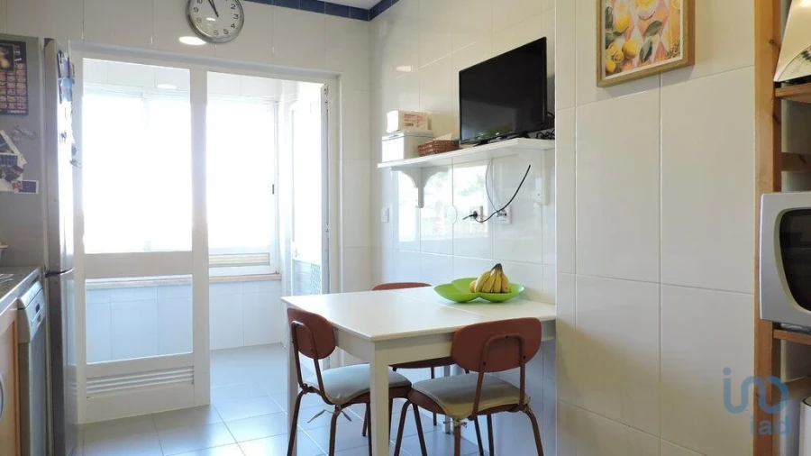 Apartamento T2 para Venda em São Domingos de Rana Foto 14