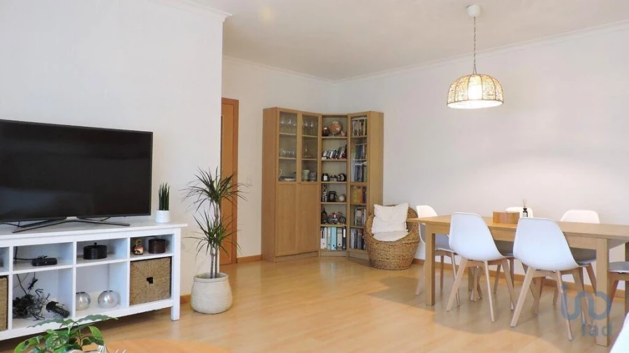 Apartamento T2 para Venda em São Domingos de Rana Foto 5