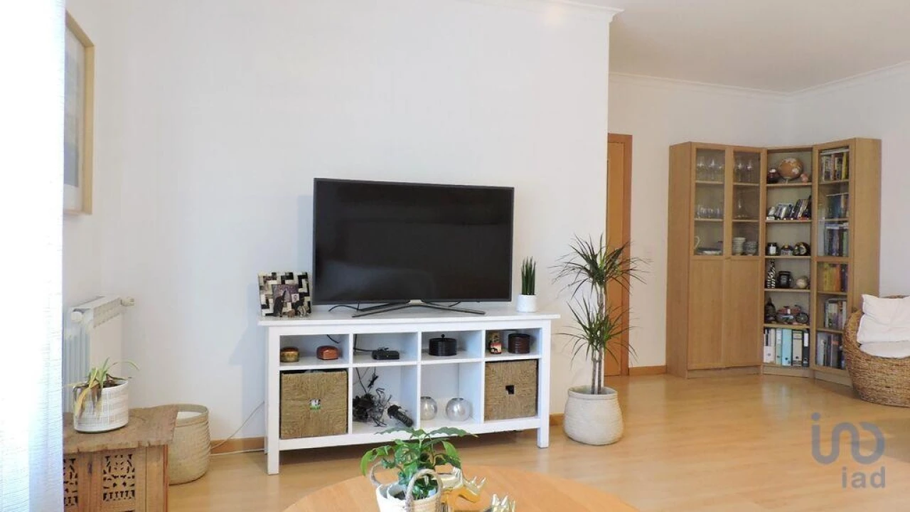 Apartamento T2 para Venda em São Domingos de Rana Foto 6