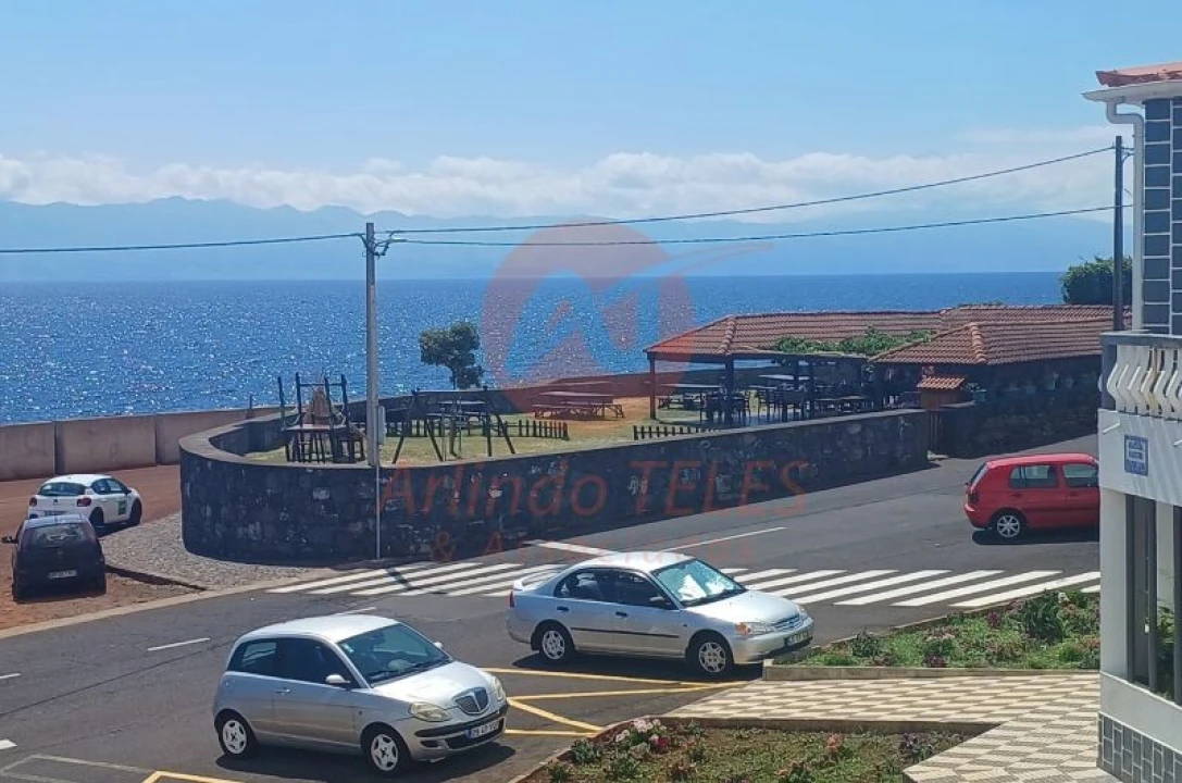 Moradia T3 para Venda em Calheta Foto 4