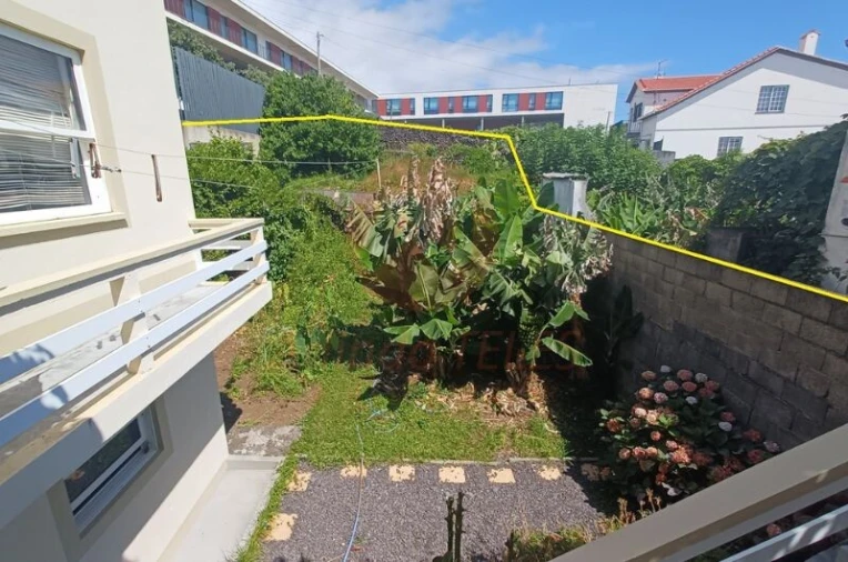 Moradia T3 para Venda em Calheta Foto 2