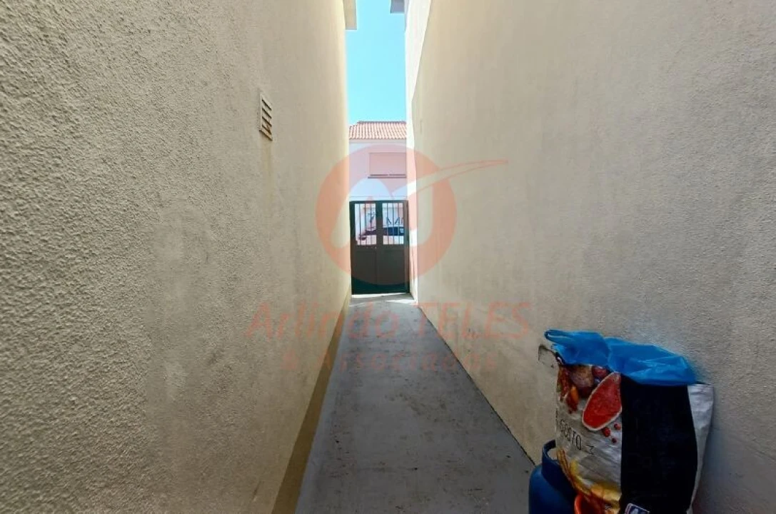 Moradia T3 para Venda em Calheta Foto 35