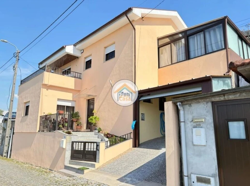 Moradia T3 para Venda em Meinedo Foto 1